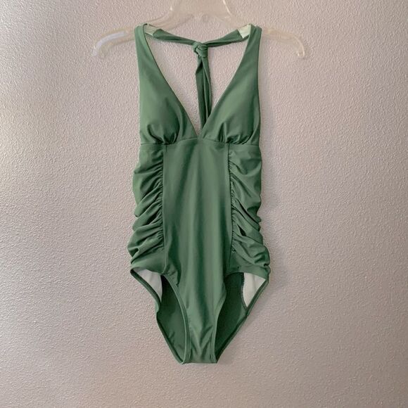 🟢3 items for $20—-CUPSHE one piece swimsuit halter style ruching partial lining - Picture 9 of 9